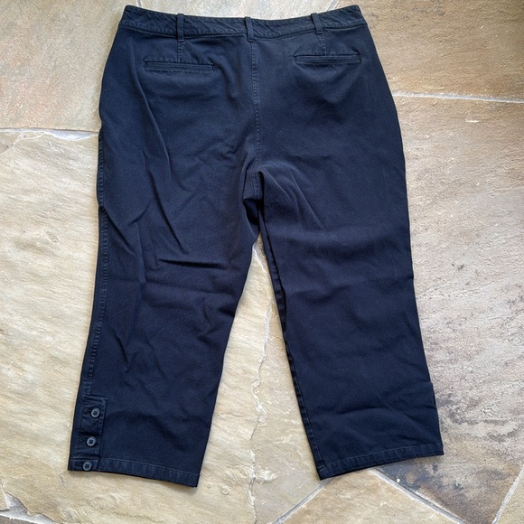 Talbots Women's Black Cropped Pants 14. - Picture 3 of 3